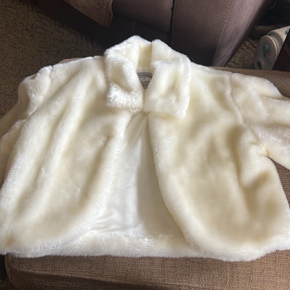 Short evening bolero faux fur jacket - Picture 3 of 6